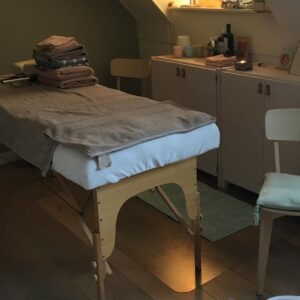 Massagetafel in de praktijk van Simone