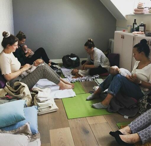 babymassage mama's en baby's